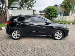 Jual mobil Honda HR-V 2016 11
