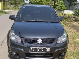 Suzuki SX4 X-Over 2011 Hitam