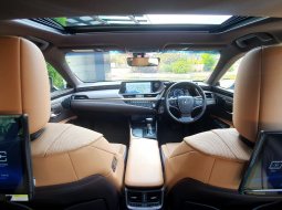 Lexus ES 300 Hybrid Ultra Luxury At 2021 abu metalik 16