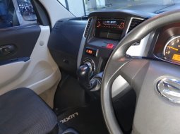 Daihatsu Luxio 1.5 D Dual Manual 2018 VVT-i 10