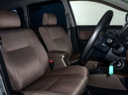 JUAL Daihatsu Xenia 1.3 R Sporty AT 2016 Silver 6