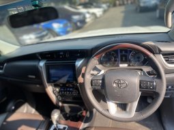 Toyota Fortuner 2.4 VRZ AT 2016 Putih 7