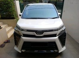  TDP (11JT) Toyota VOXY 2.0 AT 2019 Putih 