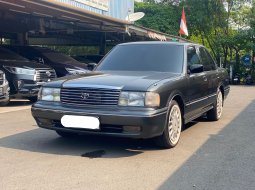 Toyota Crown Super Saloon 1