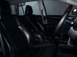 JUAL Toyota Innova 2.0 Venturer AT 2017 Hitam 6