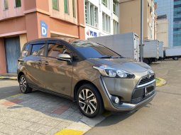 Toyota Sienta V CVT 2016 dp minim pake motor