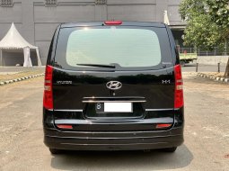 Hyundai H-1 Elegance bensin at 2017 Hitam 5