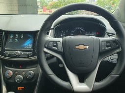 Chevrolet TRAX LTZ 2017 orange sunroof dp22jt service record tgn pertama dr baru cash kredit bisa 13