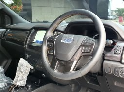 Ford Ranger WILDTRACK 4X4 2022 hitam km 19 perak cash kredit proses bisa dibantu 14