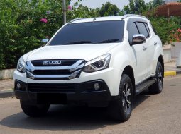 Isuzu MU-X I-Series 2019 diesel putih km28rban matic tangan pertama dari baru record 3