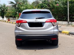 Dp25jt Honda HR-V 1.5L E CVT Special Edition 2019 silver km42rban cash kredit proses bisa dibantu 5