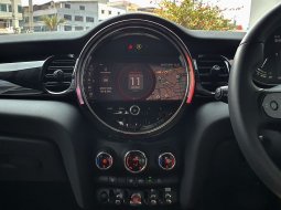 KM 4rb! Mini Cooper 1.5 Turbo Hatch LCI 3Door At Nik 2021 Pakai 2022 Green 13