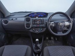 Toyota Etios 2017 Hatchback 8