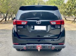 Toyota Kijang Innova V A/T Diesel 2021 Hitam 4