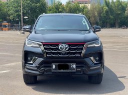 Toyota Fortuner TRD 2021 Hitam PROMO TERMURAH DIAKHIR TAHUN 1