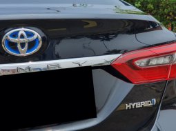 Toyota Camry 2.5 Hybrid 2022 hitam km 9ribuan cash kredit proses bisa dibantu pajak panjang 8