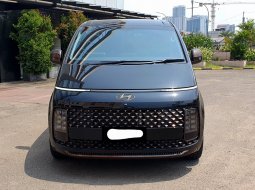 Dp49jt Km11rb Hyundai Staria Signature 9 seater 2021 hitam pajak panjang cash kredit proses bisa