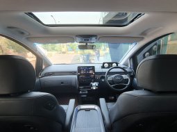 Dp49jt Km11rb Hyundai Staria Signature 9 seater 2021 hitam pajak panjang cash kredit proses bisa 17