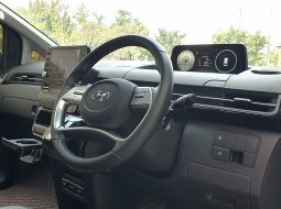 Dp49jt Km11rb Hyundai Staria Signature 9 seater 2021 hitam pajak panjang cash kredit proses bisa 19