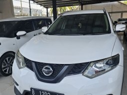 Nissan X-Trail 2.5 tahun 2014 kondisi mulus terawat istimewa