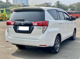 Toyota Kijang Innova V A/T Diesel 2022 Putih 3