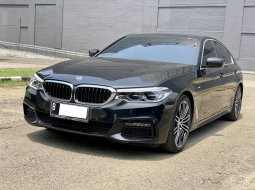 BMW 5 Series 530i M Sport 2020 Hitam 1