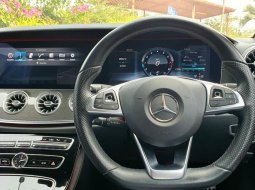 Mercedes-Benz E-Class E 300 Coupe AMG Line 2017 Abu-abu 10