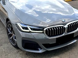 KM 4rb! BMW 530i Touring M Sport Wagon LCi At 2022 Grey 7