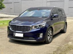 Kia Grand Sedona Ultimate 2017 Biru 1