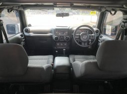 Jeep Wrangler Sport Unlimited 2011 Hitam 8