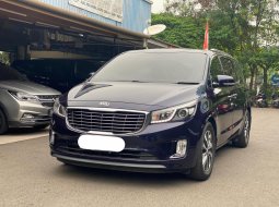 Kia Grand Sedona Ultimate 2