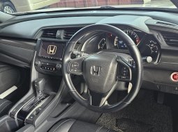 Honda Civic Hatchback E A/T ( Matic ) 2019 Putih Km 45rban Mulus Siap Pakai Good Condition 10