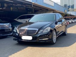 Mercedes-Benz E-Class E 300 1