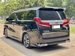 Toyota Alphard 2.5 G A/T 2023 Hitam 6
