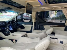 Toyota Alphard 2.5 G A/T 2023 Hitam 10