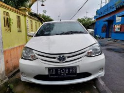 Toyota Etios 2013 Hatchback 1