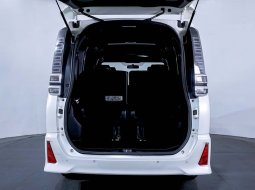 Toyota Voxy 2.0 A/T 2017  - Beli Mobil Bekas Berkualitas 6