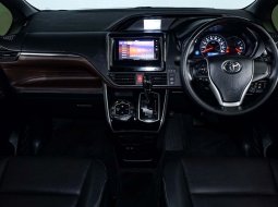 Toyota Voxy 2.0 A/T 2019  - Promo DP & Angsuran Murah 6