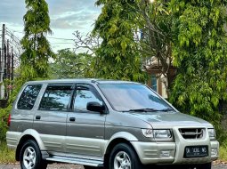 Isuzu Panther GRAND TOURING 2002 no minus 4