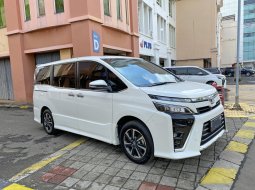 Toyota Voxy 2.0 A/T 2018 km 30 usd 2019 bs tt