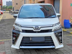 Toyota Voxy 2.0 A/T 2018 km 30 dp ceper usd 2019