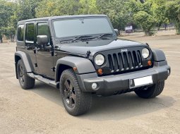 Jeep Wrangler Sport Unlimited 2011 Hitam 3