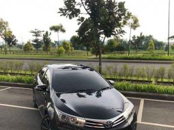 Toyota Corolla Altis 1.8 HV Hitam 1