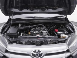 Toyota Kijang Innova V 2016 MPV 13