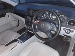 Mercedes-Benz C200 CGI Automatic 2012 low km gresss super 7