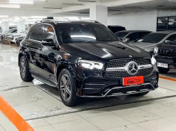 Mercedes-Benz GLE 400 Coupe 4MATIC AMG Line 2022 Hitam 2