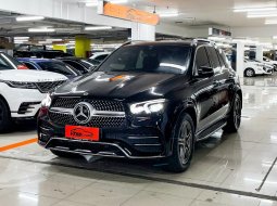 Mercedes-Benz GLE 400 Coupe 4MATIC AMG Line 2022 Hitam 3