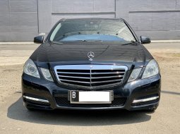 Mercedes-Benz E-Class E 300 2011 Hitam