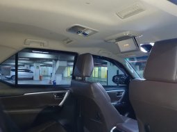 Toyota Fortuner 2.4 VRZ AT Diesel 2019 facelift 13