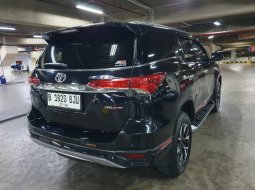 Toyota Fortuner 2.4 VRZ AT Diesel 2019 facelift 19